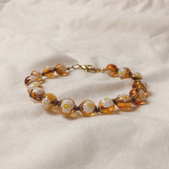 Daisy Faux Amber Glass Bead Knotted Bracelet - Picture 2 of 10